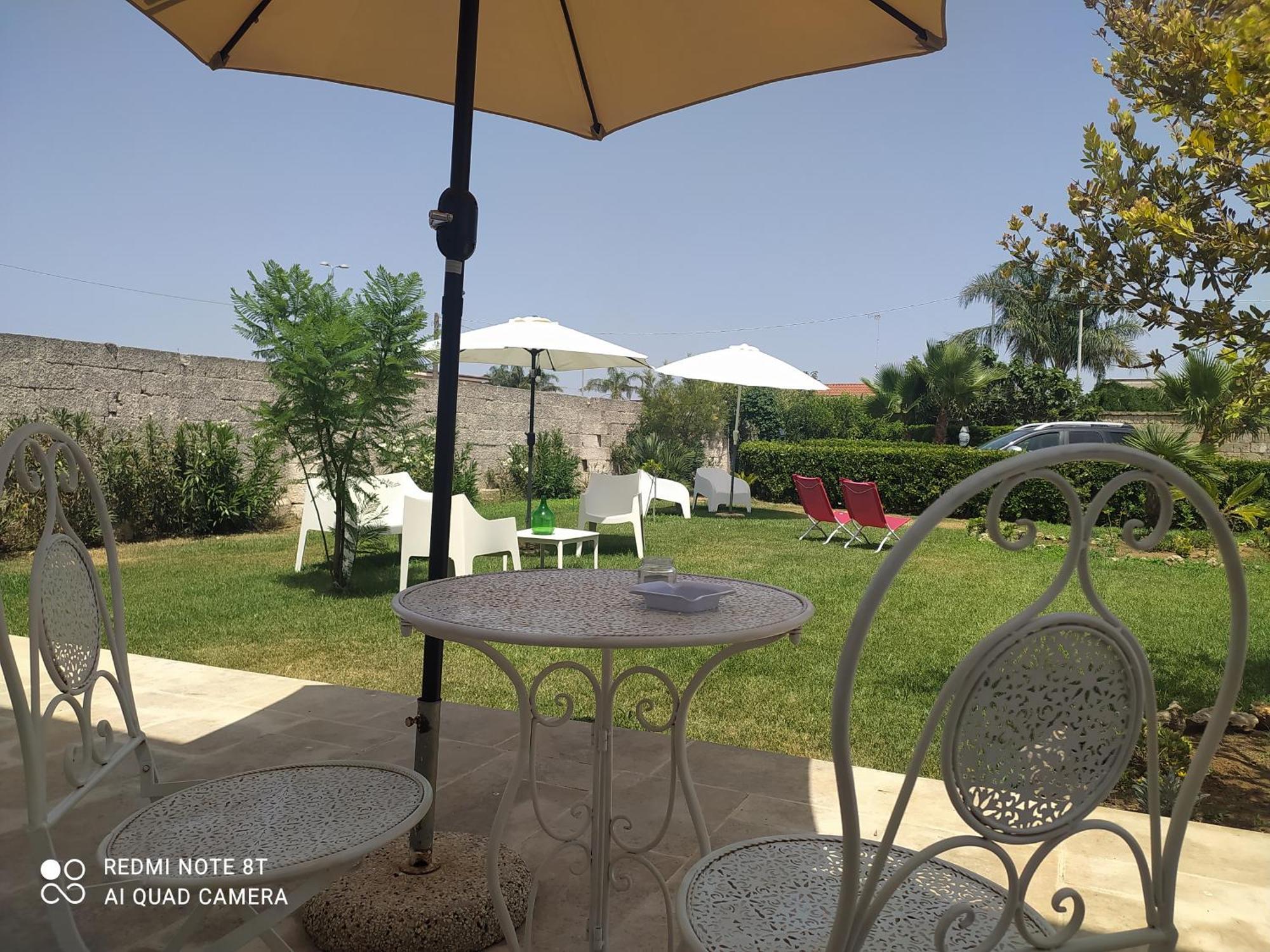 Li Curti B&B Melissano Екстер'єр фото
