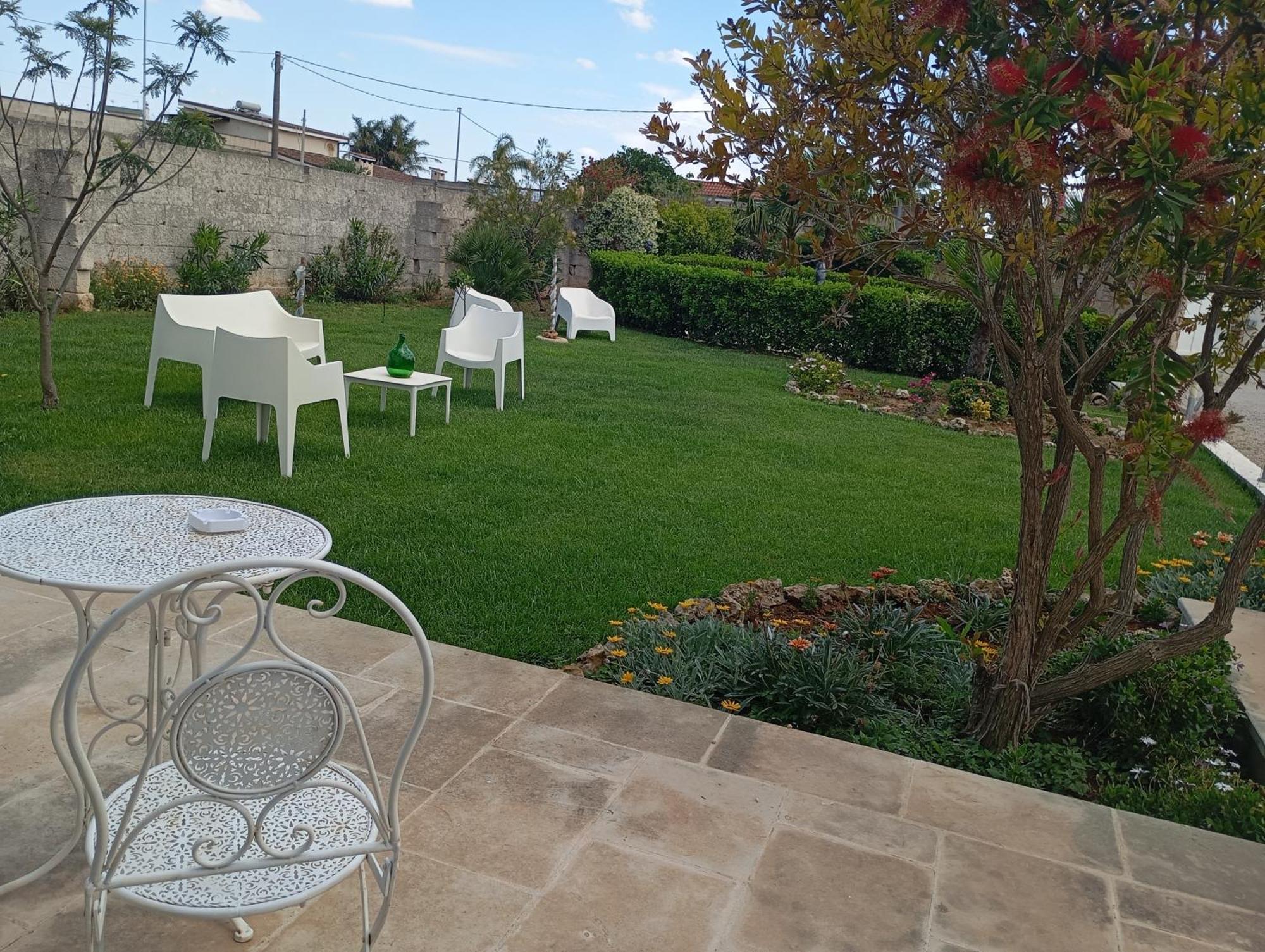 Li Curti B&B Melissano Екстер'єр фото